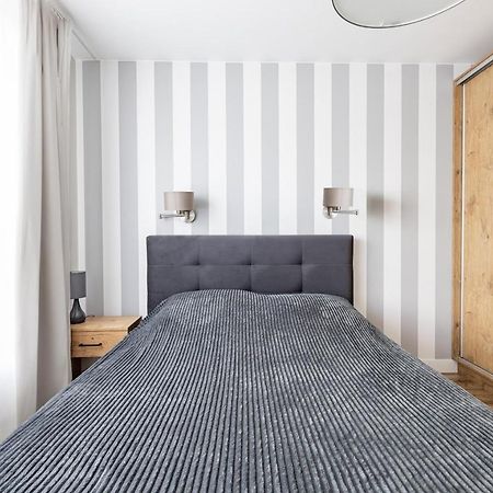 Fajny Apartament Z Parkingiem, Obok Metra. Варшава Экстерьер фото