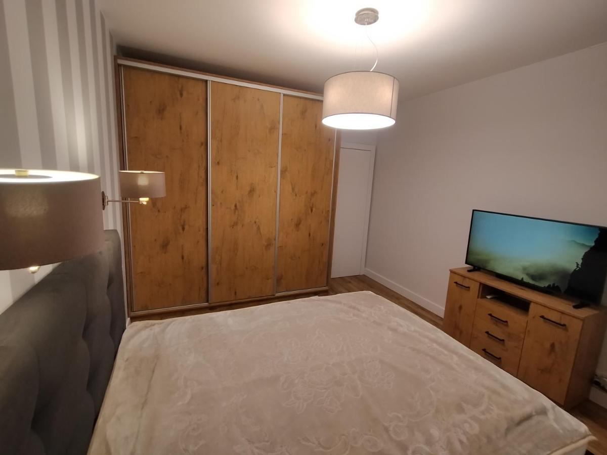 Fajny Apartament Z Parkingiem, Obok Metra. Варшава Экстерьер фото