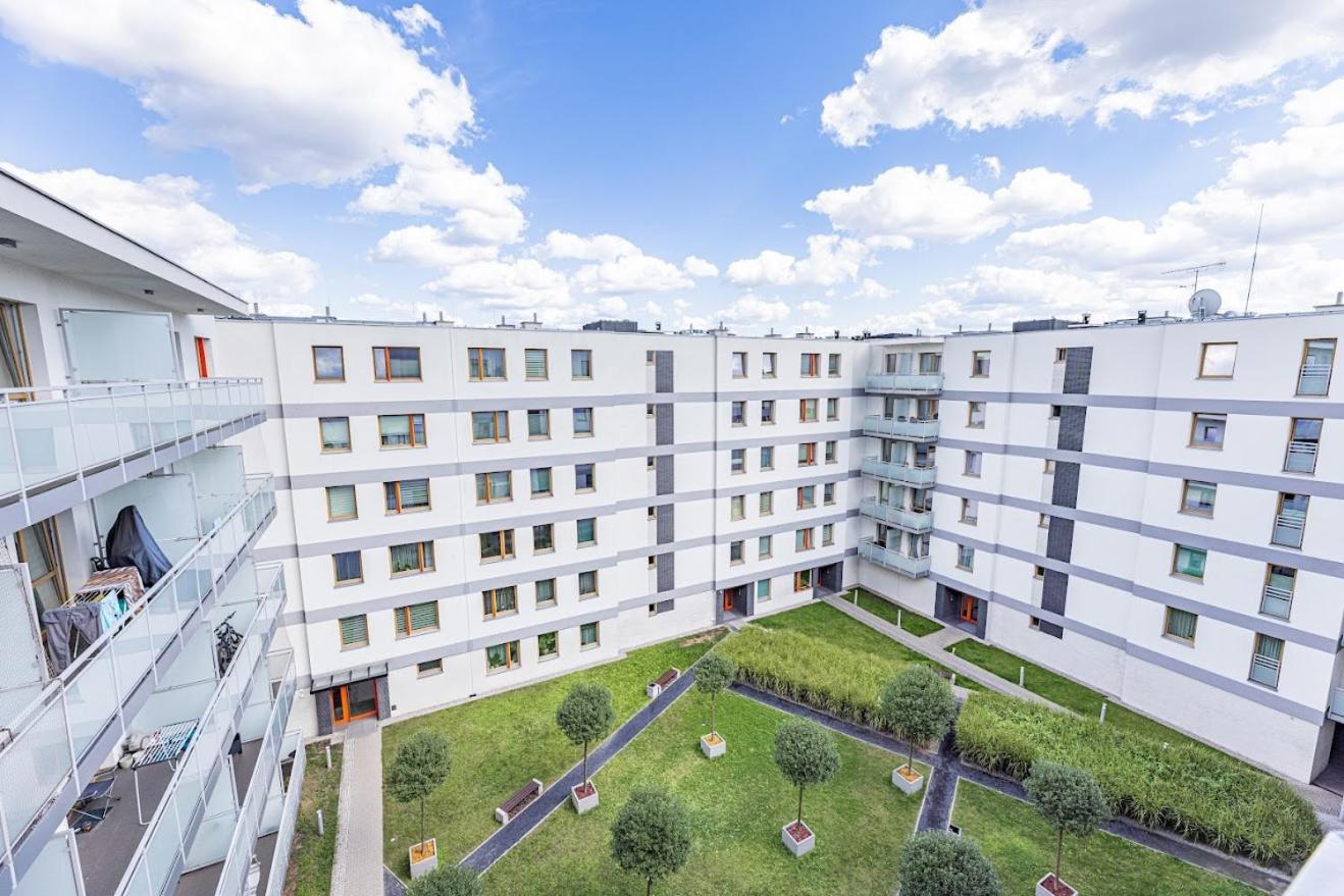 Fajny Apartament Z Parkingiem, Obok Metra. Варшава Экстерьер фото