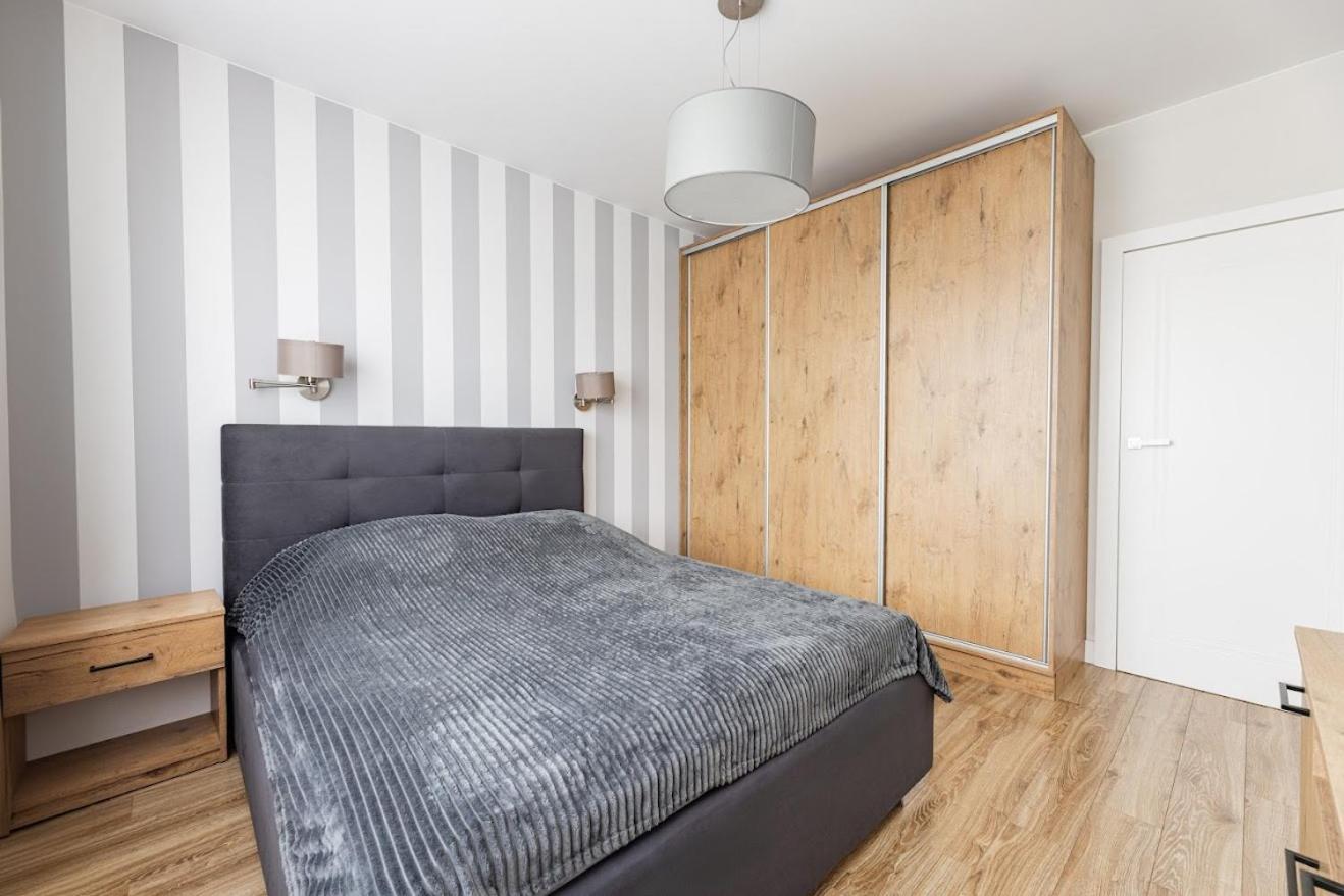 Fajny Apartament Z Parkingiem, Obok Metra. Варшава Экстерьер фото