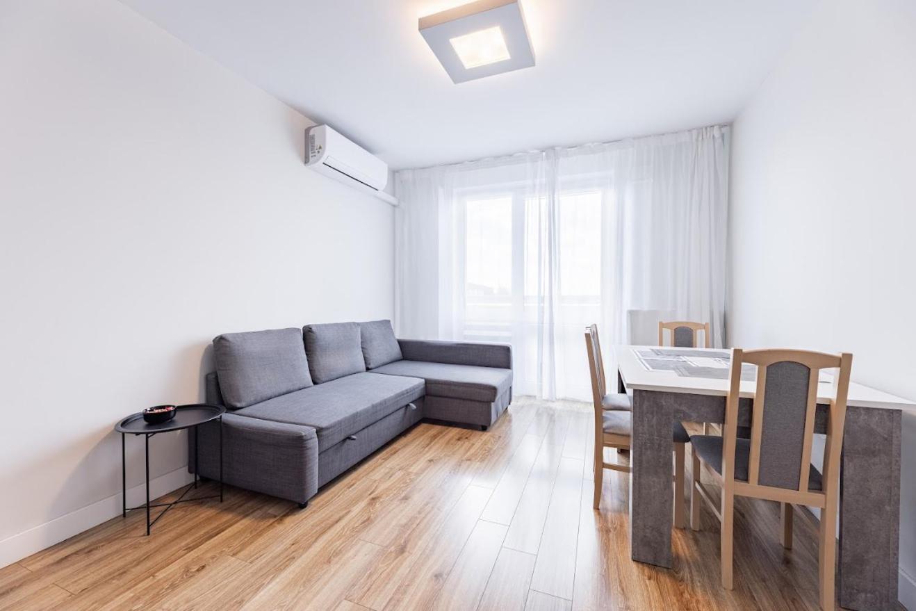 Fajny Apartament Z Parkingiem, Obok Metra. Варшава Экстерьер фото