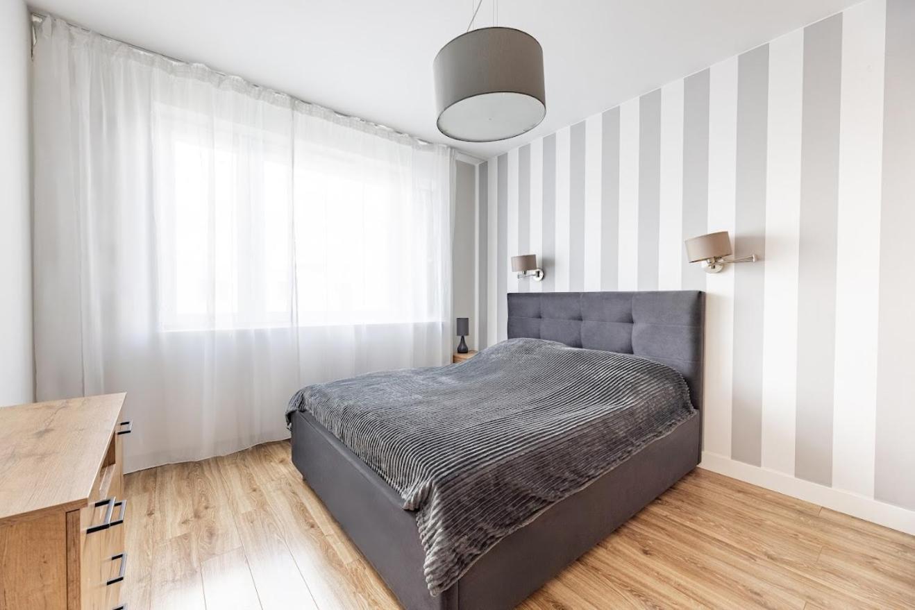 Fajny Apartament Z Parkingiem, Obok Metra. Варшава Экстерьер фото